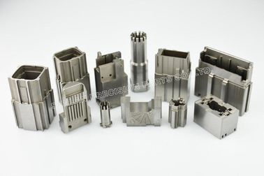 注文の精密プラスチック射出成形の部品の自動コネクターの型穴の挿入物+/-0.01mm許容