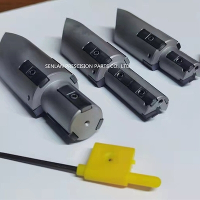 深い穴を掘る銃のドリルツール カービッド挿入 索引可能な銃のドリルビット 深い穴を掘るカッター